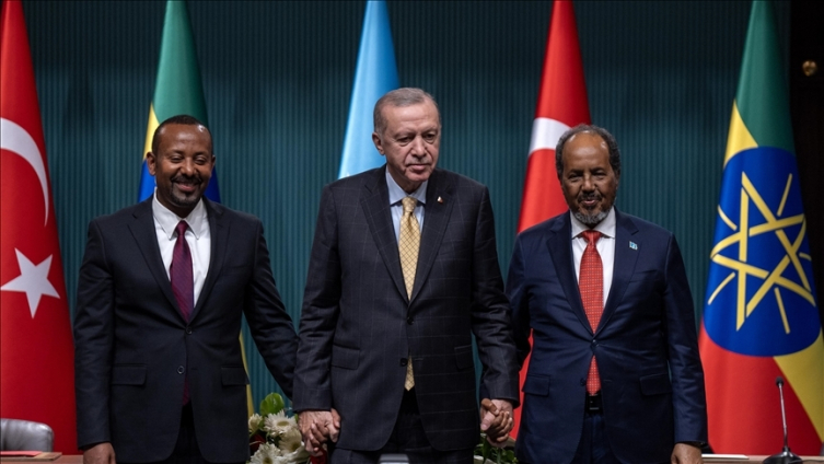 Türkiye'nin arabuluculuğuyla Somali ile Etiyopya arasında Ankara Bildirisi imzalandı. Türkiye'nin kıtadaki diplomatik gücünü göstermesi açısından önemli bir adımdı. Fotoğraf: AA